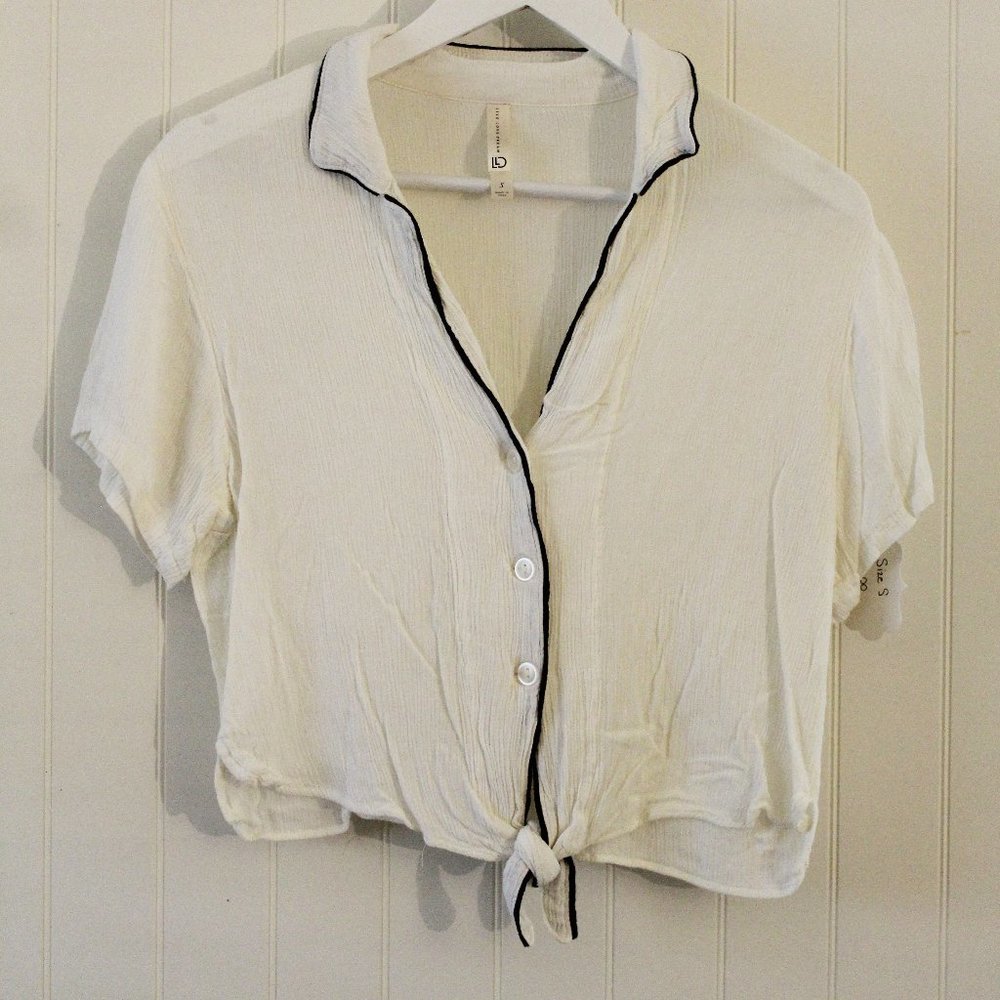 Live Love Dream ✤ Tie Crop Top Piped Blouse